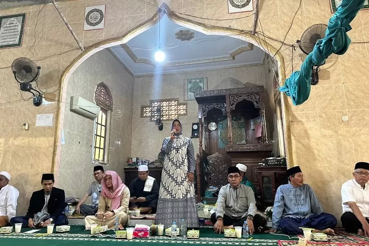 Safari Ramadan Pemkab Mempawah Di Sungai Kunyit Beri Bantuan Masjid Jamiul Kautsar Sebesar Rp