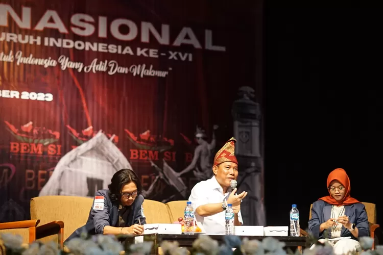 Seminar Nasional BEM Seluruh Indonesia, Bupati Sumbawa Barat Tawarkan ...