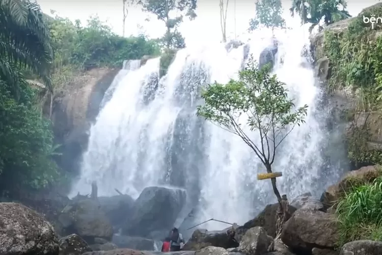 Punya 7 Air Terjun Serta Fasilitas Lengkap, Desa Wisata Penembang Di ...