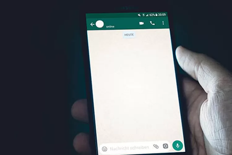 6 Cara Melihat Chat WhatsApp Yang Sudah Dihapus Di IPhone - Ruang Tekno ...