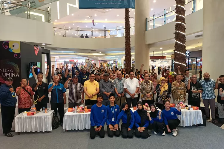 Pemkot Bagikan Hadiah Pemenang Gelar Dan Lomba Ttg Tingkat Kota