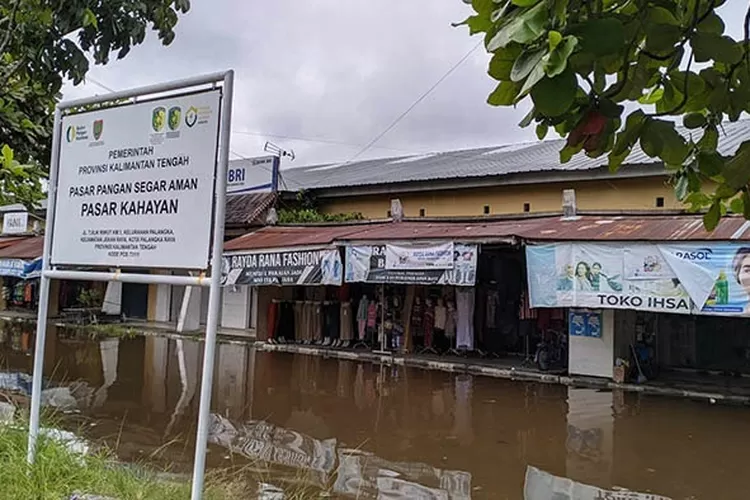 Pusat Belanja Pasar Kahayan Kebanjiran