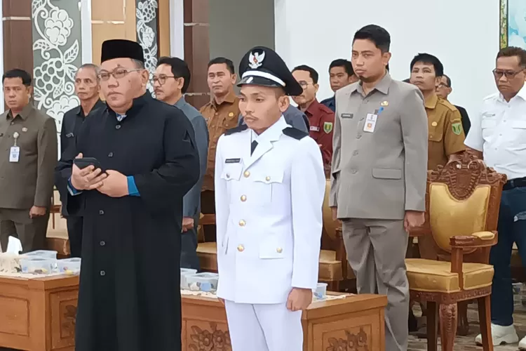 Anak Gantikan Ayah Jadi Kades, Dulunya Berprofesi Sebagai Karyawan SPBU ...