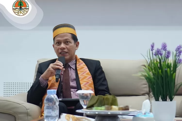 Ikut Dipanggil Ke Kediaman Prabowo, Mantan Kadishut Kalsel Hanif Faisol ...