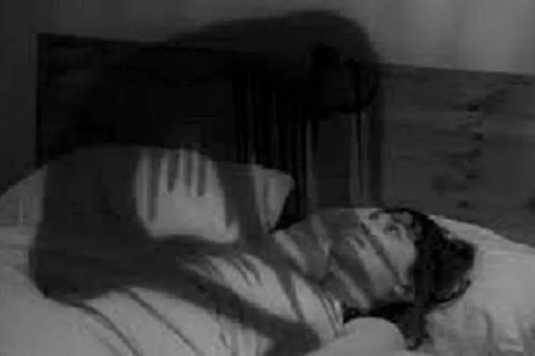 Mitos Ditindihi Makhluk Halus Ketika Tidur Sleep Paralysis Tindihan Di Antara Ilmu Dan Mistis