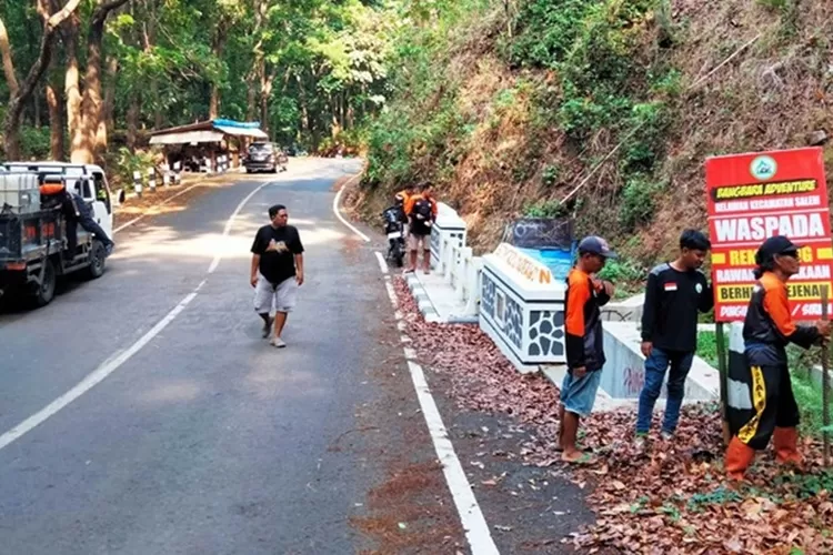 Antisipasi Kecelakaan Di Jalur Ekstrem Gunung Lio Brebes Relawan