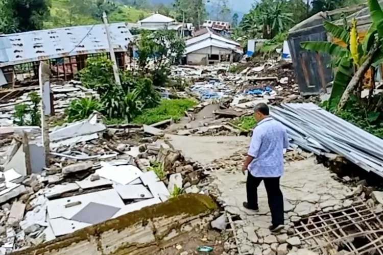 Kondisi Puluhan Rumah Korban Tanah Bergerak Di Sirampog Brebes Semakin ...