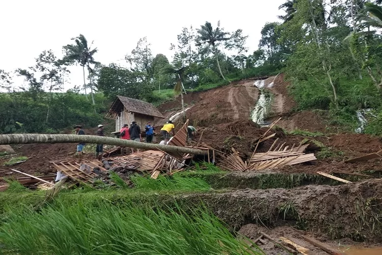 Dari Peristiwa Tewasnya Dua WNA Tanpa Busana Di Villa Yeh Baat ...