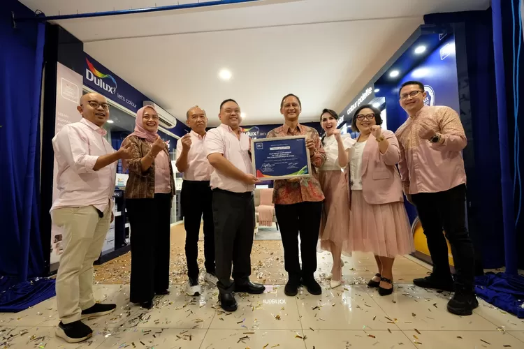 Resmikan Flagship Store Pertamanya Di Jawa Timur, Dulux Experience ...