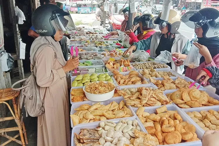 Warga Bandar Lampung Antusias Berburu Menu Buka Puasa Di Pasar Takjil Ternyata Ini Yang Paling