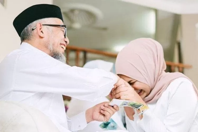 Tradisi Sungkeman Lebaran Idul Fitri Ternyata Ini Sejarah Dan Artinya Pojok Baca