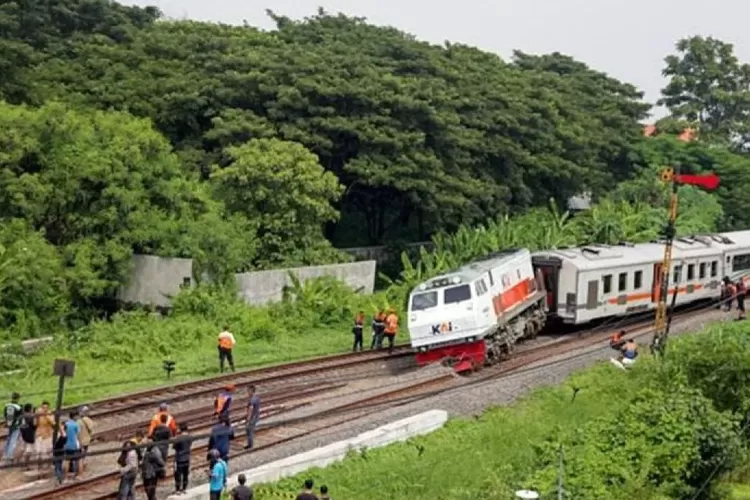 KA Pandalungan Anjloknya Di Sidoarjo, Berikut Fakta Menarik Tentang KA ...