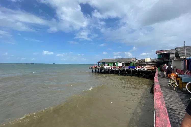 Awas Gelombang Tinggi Di Teluk Balikpapan Bpbd Ingatkan Warga Selalu Waspada Kaltim Post