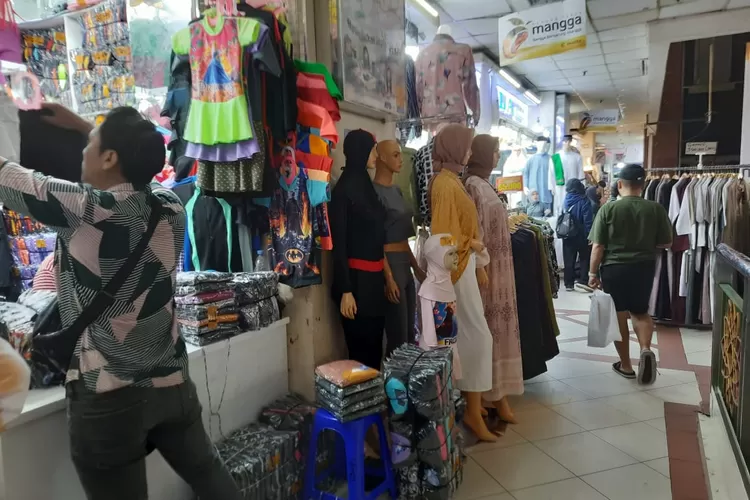 Pedagang Pasar Tanah Abang Keluhkan Sepinya Pembeli Ruang Kota