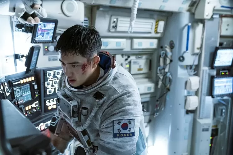 Penampilan Gemilang D.O. EXO dalam Film 'The Moon' yang Telah Dirilis