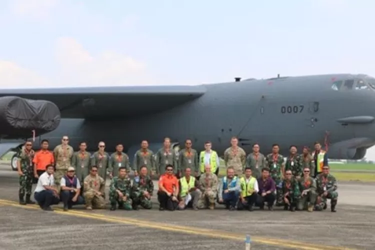 Bersejarah! Latihan Cope West 2023: Pesawat Pengebom B-52 AS Dan F-16 ...