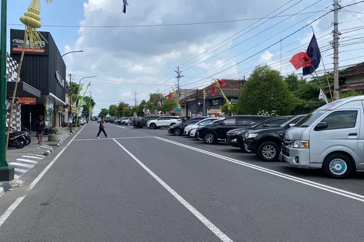 Parkir Liar Jadi Biang Macet Di Jalan Pasar Kembang Jogja Tiap Musim ...