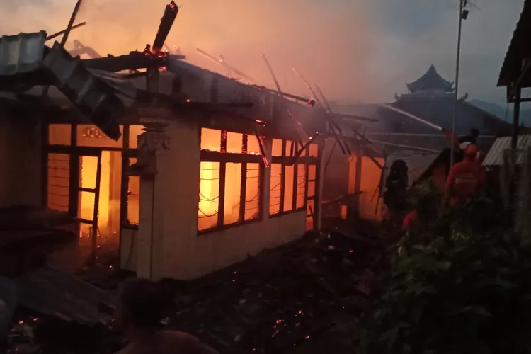 Kebakaran Hanguskan Rumah Warga Banjar Dinas Patus Desa Gunaksa ...