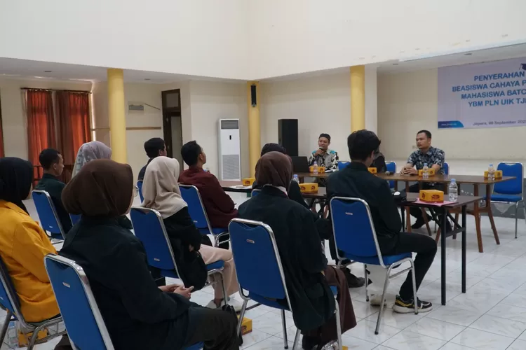 YBM PLN UIK Tanjung Jati B Jepara Berikan Beasiswa Cahaya Pintar Kepada ...