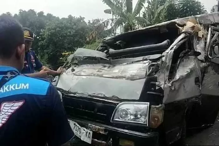 Tragis! Begini Kronologi Kecelakaan Mobil Rombongan Santri Di Cianjur ...