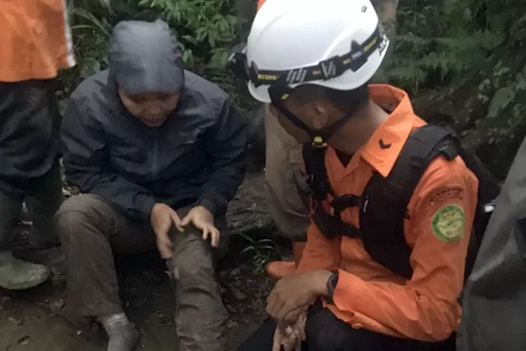 Tim Sar Gabungan Akui Kesulitan Evakuasi Pendaki Asal Grobogan Yang Terperosok Ke Jurang Di