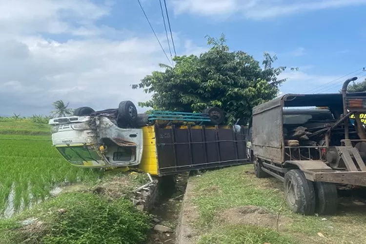 Tabrakan Beruntun Di Jalan Denpasar - Gilimanuk, Truk Terbalik ...