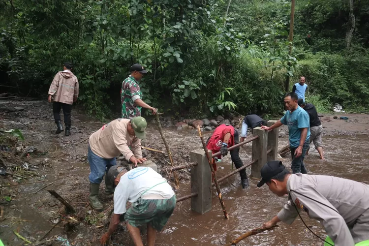 Banjir Bandang Terjang 3 Desa Di Getasan Lereng Merbabu, Begini Kata ...