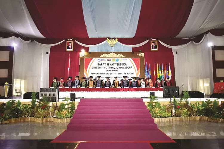 Dua Guru Besar Fakultas Hukum Dikukuhkan, Universitas Trunojoyo Madura ...