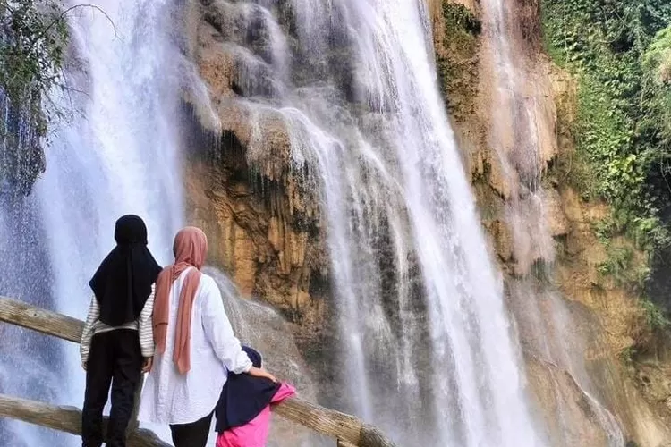 Nikmati Keindahan Dan Kesegaran Air Terjun Nglirip Di Tuban Dengan Tiket Masuk Sangat Terjangkau 3753