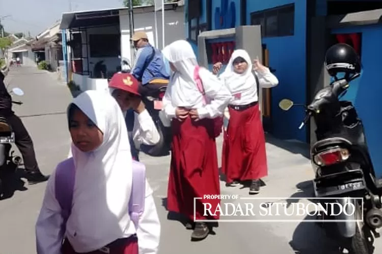 Larang Sekolah Wajibkan Siswa Beli Buku Dan Seragam, Kadispendik ...