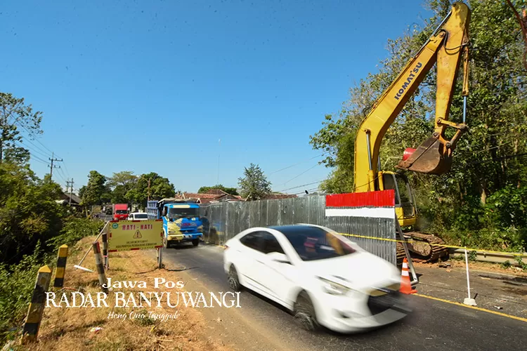 Empat Jembatan Di Wongsorejo Diperbaiki, Pengendara Diimbau Untuk Lebih ...