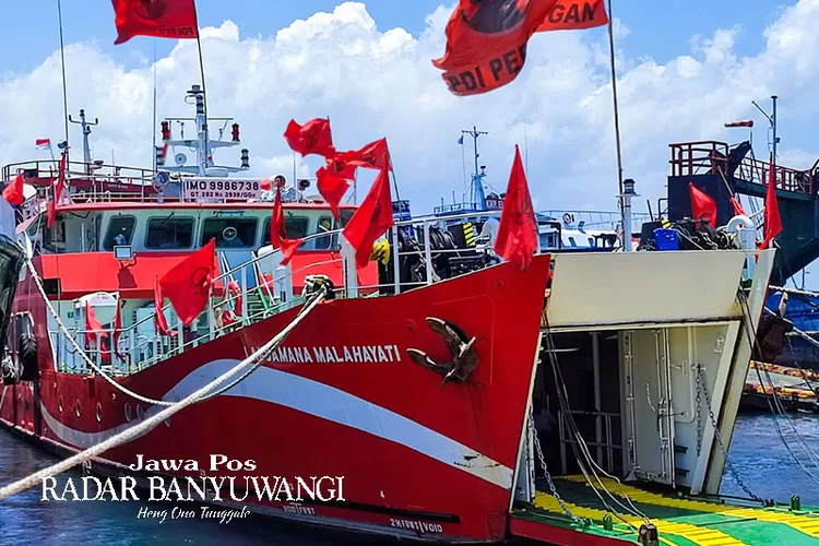 Kapal Rumah Sakit Terapung Laksamana Malahayati Sandar Di Banyuwangi ...