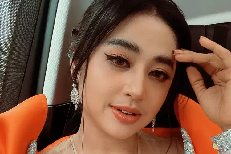 Dewi Perssik Sampai Menangis Dalam Mediasi Dengan Ketua Rt Soal Sapi Kurban Idul Adha Radar Jember