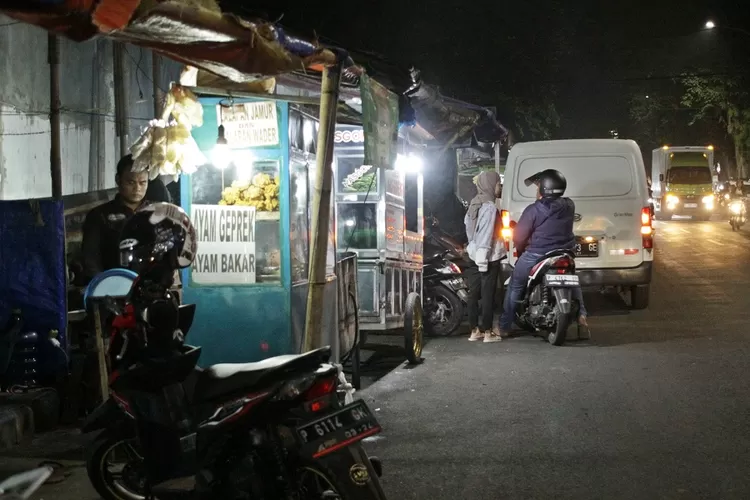 Konsep Penataan Pedagang Kaki Lima Khususnya Di Kawasan Jalan Jawa