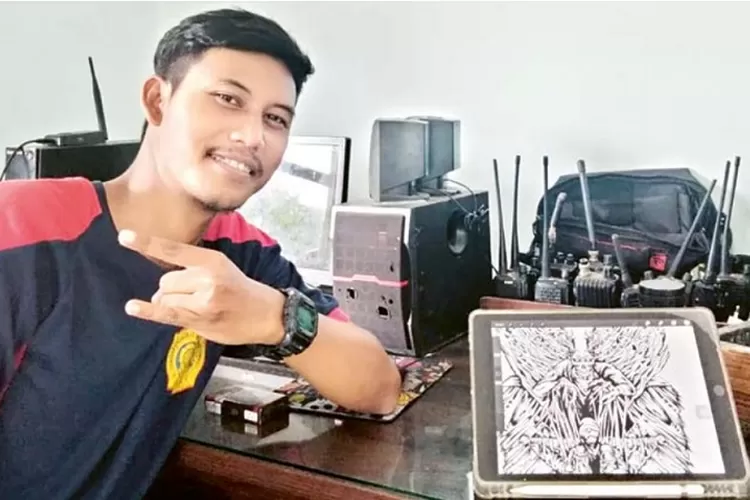 Yobi Utama Putra, firefighter and illustrator from Malang town, hired by a Canadian company to serve a Swedish group