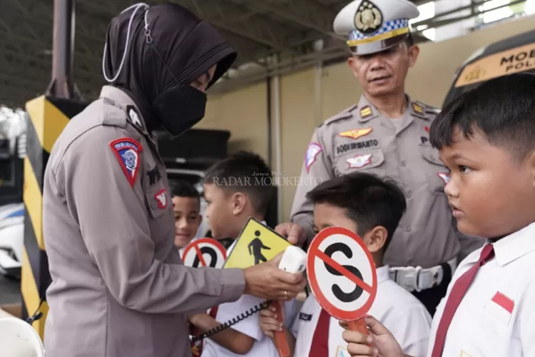 HUT Lantas Ke-68 Tahun, Satlantas Polres Mojokerto Kota Ajak Pelajar ...