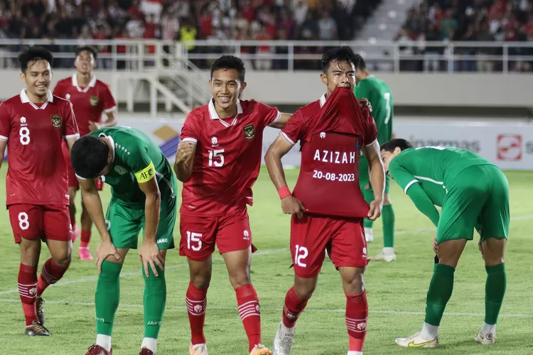 Lagi Bucin, Ternyata Ini Arti Selebrasi Gol Pratama Arhan Saat Timnas ...