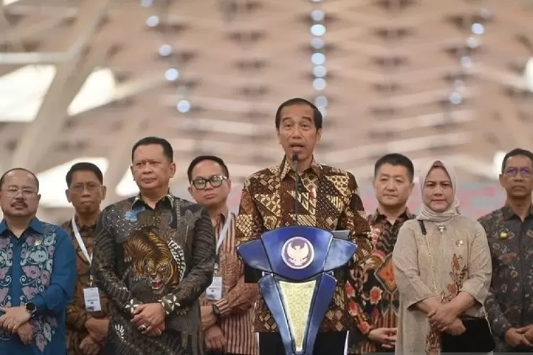 Presiden Jokowi Resmikan Kereta Cepat Jakarta Bandung Whoosh, Segini ...