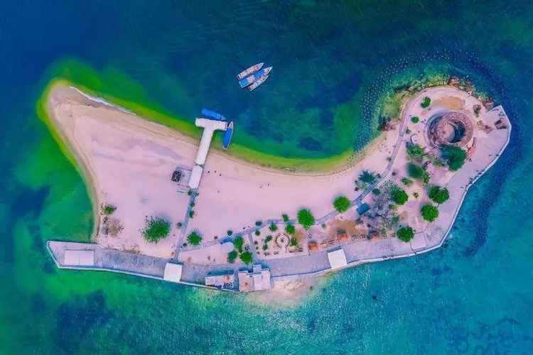 Pikiran Tenang Dan Bahagia, 3 Destinasi Wisata Di NTT Yang Menawarkan ...