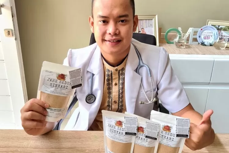 Kisah Inspiratif Dokter Di Singkawang, Racik Jahe Lokal Jadi Minuman ...