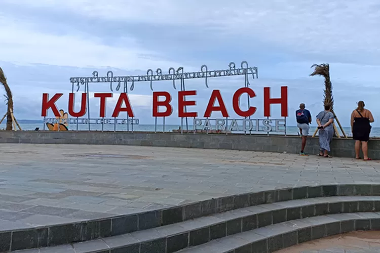 Dipercantik Dengan Tulisan Kuta Beach Radar Bali