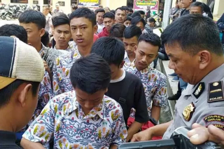 Diduga Akan Ikut Demo Ke Jakarta Ratusan Pelajar Diamankan Polres Cianjur Radar Cianjur 3412