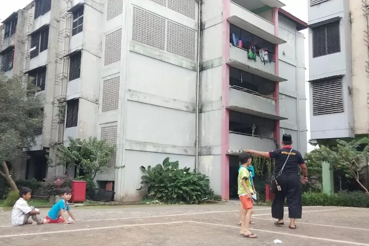 RUSUNAWA : Kondisi Rusunawa Cilangkap yang kurang terawat dan krisis air bersih untuk para penghuninya. ANDIKA EKA/RADAR DEPOK 