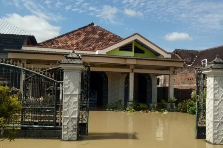 Banjir Luapan Kali Lamong Rendam Lima Desa Di Balongpanggang - Radar Gresik