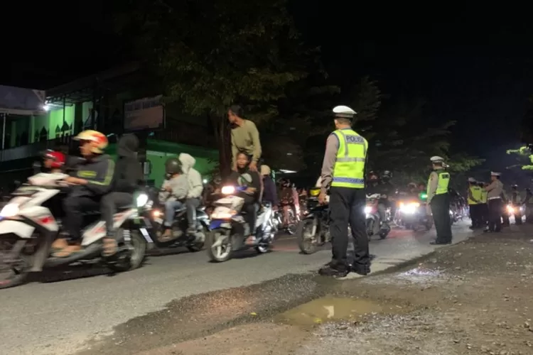 Ratusan Massa Perguruan Silat Geruduk Mapolsek Ngadiluwih - Radar Kediri