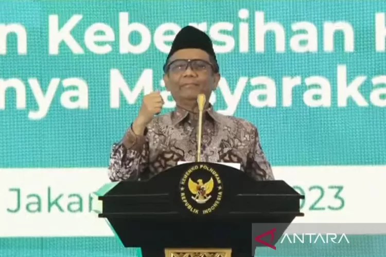 Jokowi Tunjuk Mahfud MD Sebagai Plt Menkominfo - Radar Madiun