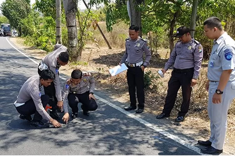 Kecelakaan Maut Renggut Nyawa Ayah, Ibu, Dan Kakak - Radar Madura