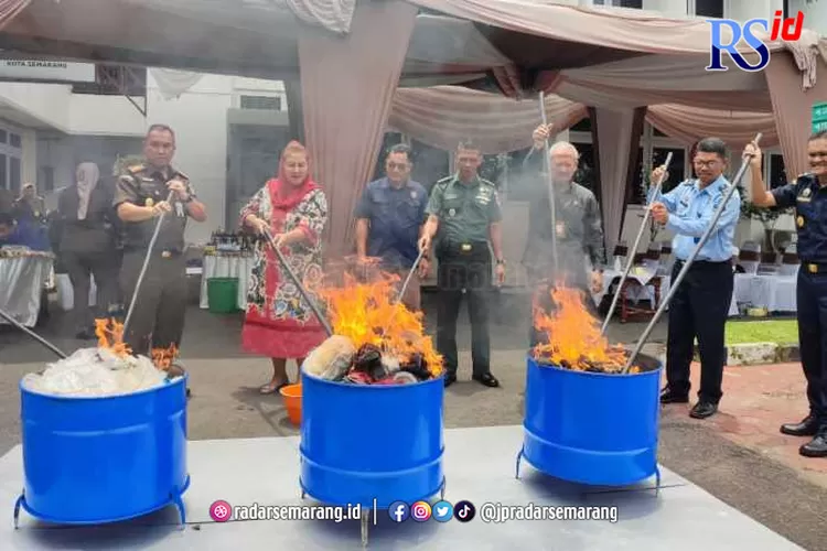 Kejari Kota Semarang Musnahkan Narkoba Jenis Sabu Hingga Tembakau