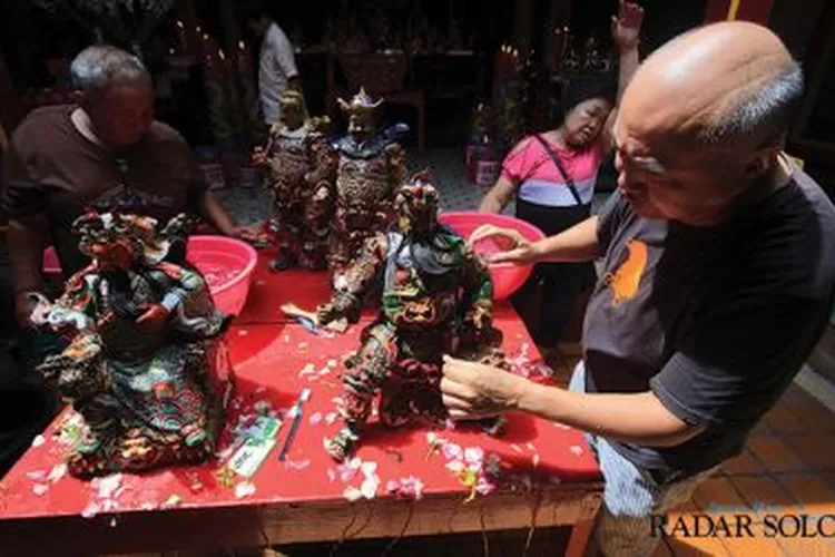 Sambut Perayaan Imlek Di Solo Ritual Besih Bersih Kelenteng Dimulai