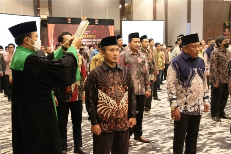 155 Petugas PPK Surabaya Siap Kerja Songsong Pemilu 2024 - Radar Surabaya